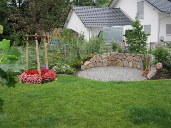 kenzingen-2010-neueanlage-eingang-garten-zaun-terraze-bepflanzung-10